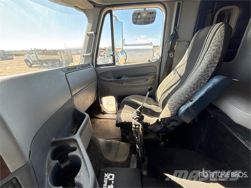 Freightliner Argosy 6x4 Mixing System Van Truck Bakwagens met gesloten opbouw