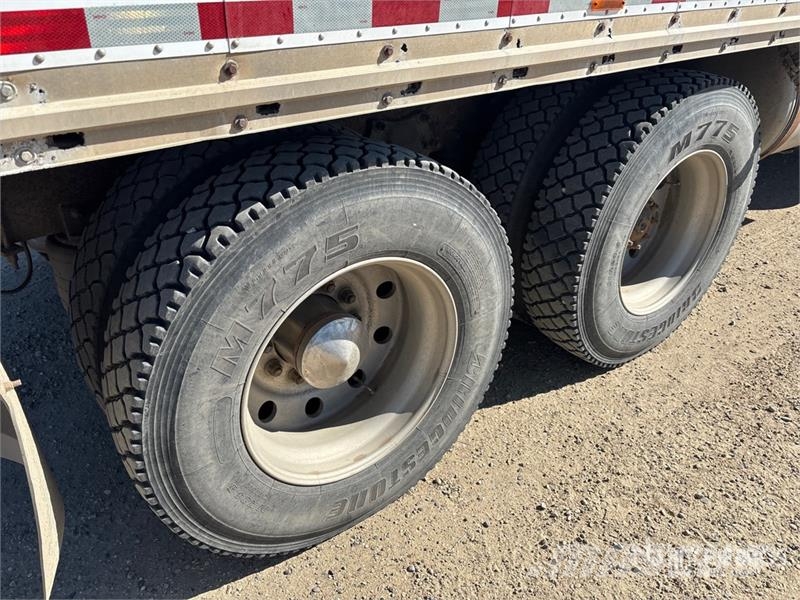 Freightliner Argosy 6x4 Mixing System Van Truck Bakwagens met gesloten opbouw
