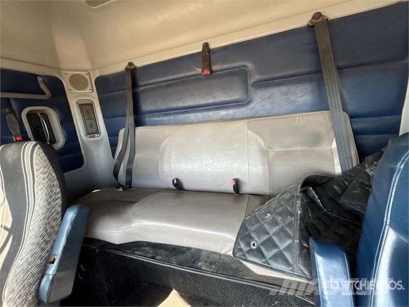 Freightliner Argosy 6x4 Mixing System Van Truck Bakwagens met gesloten opbouw