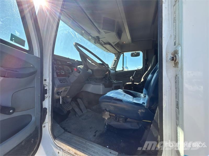 Freightliner Argosy 6x4 Mixing System Van Truck Bakwagens met gesloten opbouw