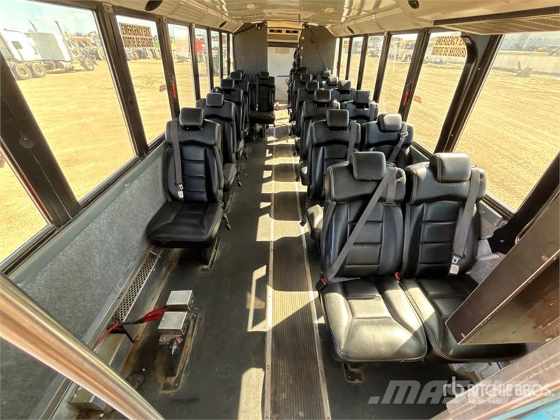 Freightliner B2 Mini-bus