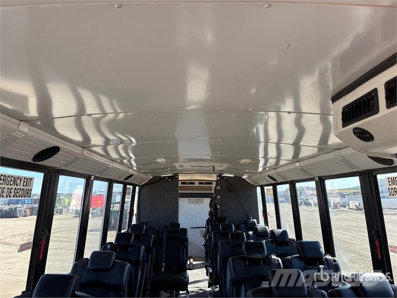 Freightliner B2 Mini-bus