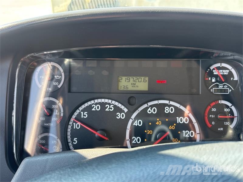 Freightliner B2 Mini bus