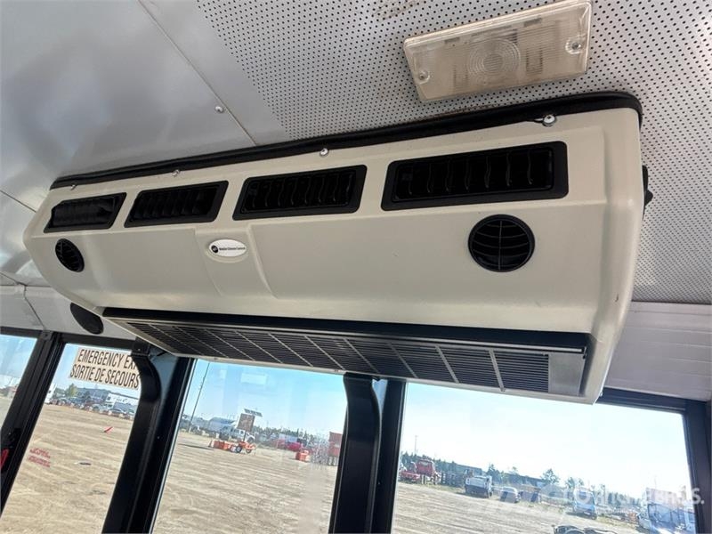 Freightliner B2 Mini bus