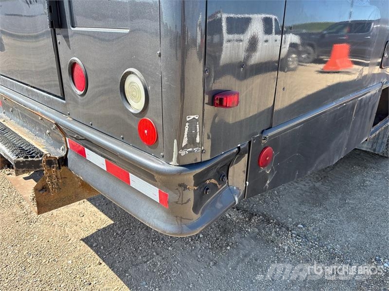 Freightliner B2 Mini-bus