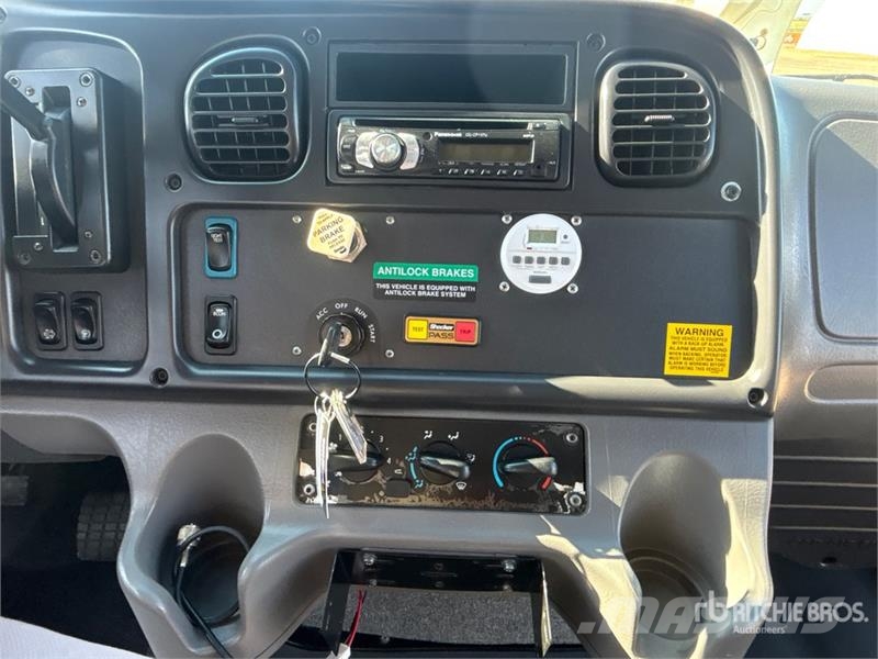 Freightliner B2 Mini bus