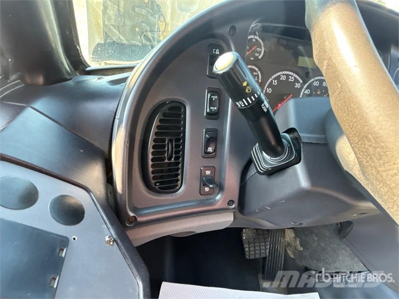 Freightliner B2 Mini bus