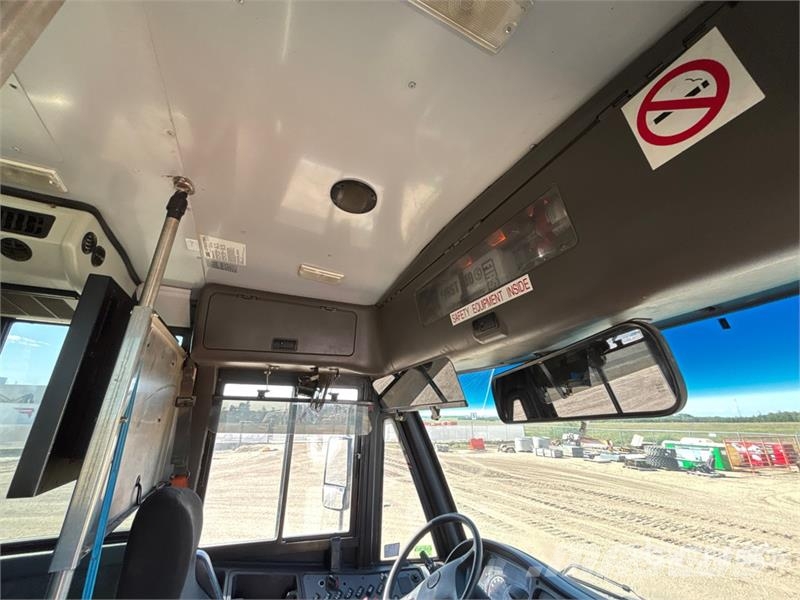 Freightliner B2 Mini-bus