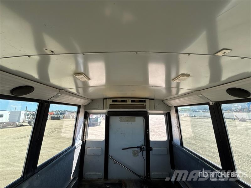 Freightliner B2 Mini-bus