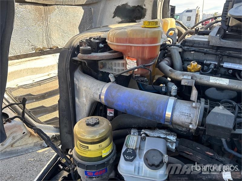 Freightliner Cascadia 126 6x4 T/A Sleeper Truck Tractor Motrici e Trattori Stradali