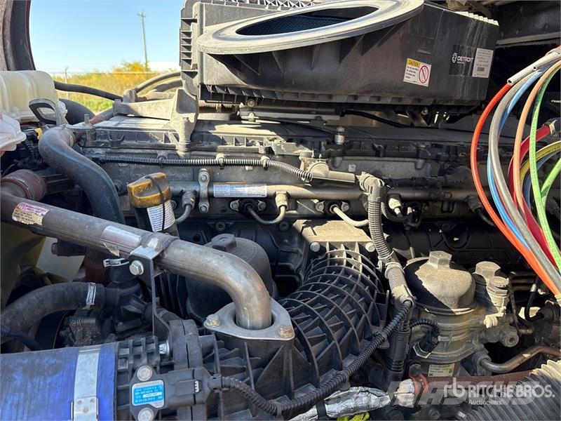 Freightliner Cascadia 126 T/A Sleeper Truck Tractor Camiones tractor