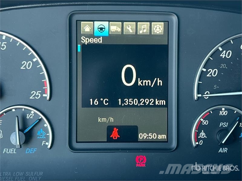 Freightliner Cascadia 126 6x4 T/A Sleeper Truck Tractor Седельные тягачи