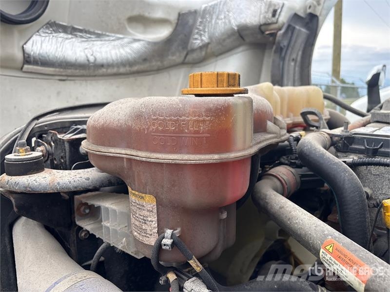 Freightliner Cascadia 6x4 T/A Sleeper Truck Tractor (Inoperable Cabezas tractoras