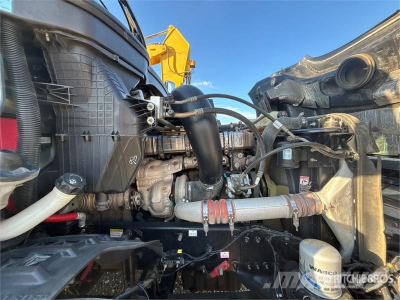 Freightliner Cascadia 126 T/A Sleeper Truck Tractor Влекачи