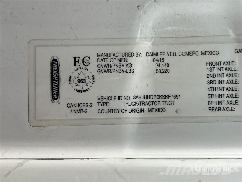 Freightliner Cascadia 126 6x4 T/A Sleeper Truck Tractor Tractor Units