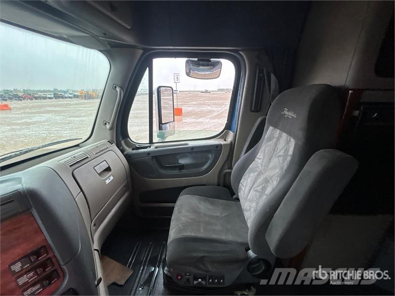 Freightliner Cascadia 125 6x4 T/A Sleeper Truck Tractor Motrici e Trattori Stradali