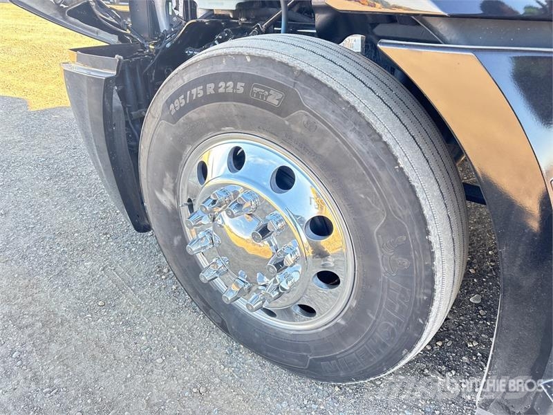 Freightliner Cascadia 126 Tractor Units