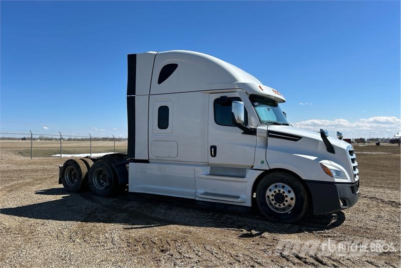 Freightliner Cascadia 6x4 T/A Sleeper Truck Tractor Vilcēji