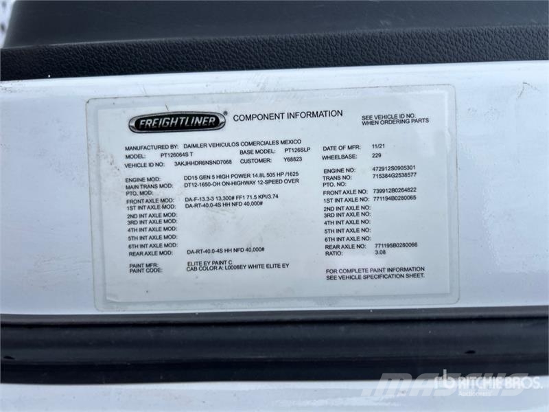 Freightliner Cascadia 126 6x4 T/A Sleeper Truck Tractor Naudoti vilkikai