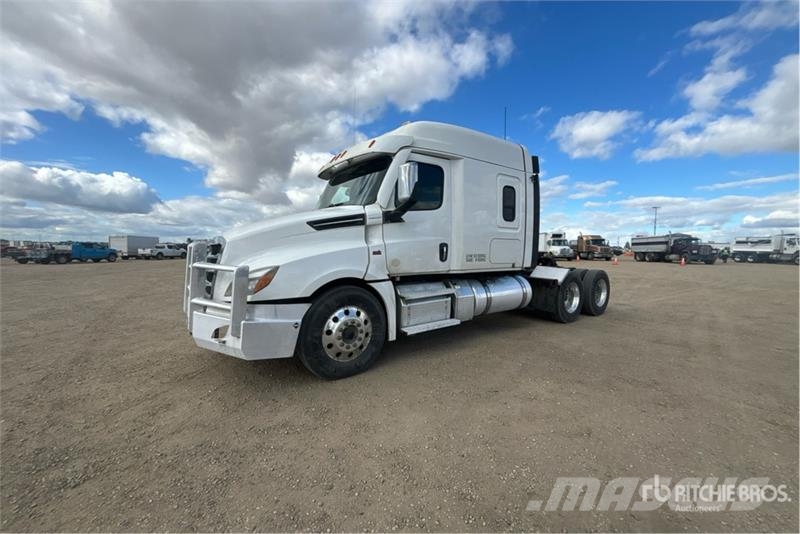 Freightliner Cascadia 126 6x4 T/A Sleeper Truck Tractor Sattelzugmaschinen
