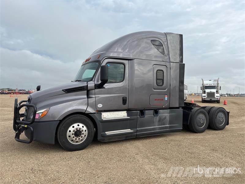 Freightliner Cascadia 126 6x4 T/A Sleeper Truck Tractor Sattelzugmaschinen