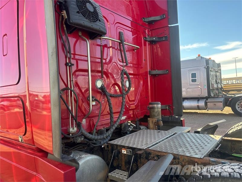 Freightliner Cascadia Electric 6x4 T/A Sleeper Truck Tractor (I Sattelzugmaschinen