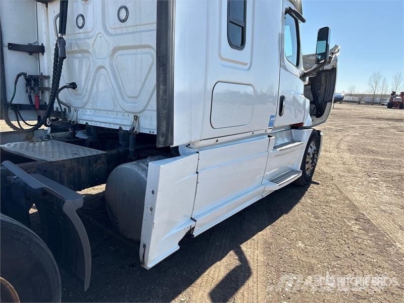 Freightliner Cascadia 113 Тягачі