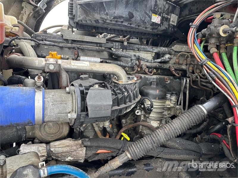 Freightliner Cascadia 126 6x4 T/A Sleeper Truck Tractor Тягачі