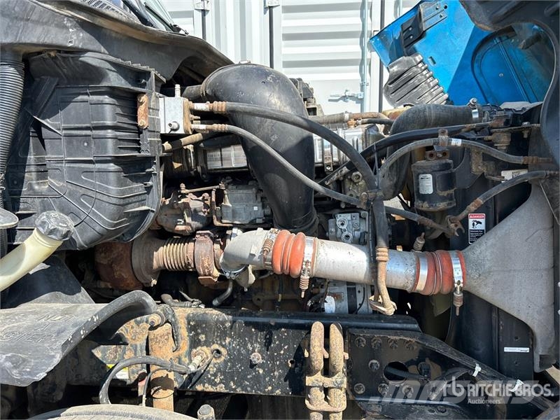 Freightliner Cascadia 125 6x4 T/A Sleeper Truck Tractor Седельные тягачи