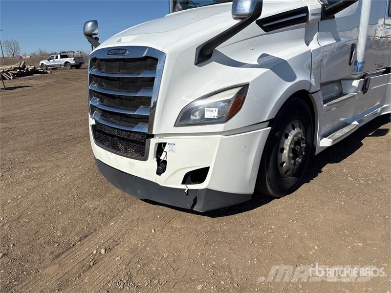 Freightliner Cascadia 113 Тягачі