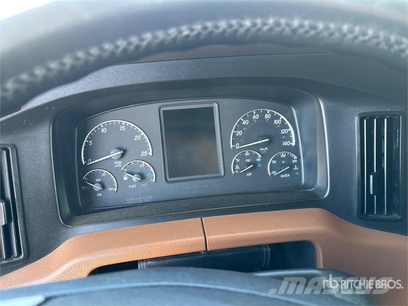 Freightliner Cascadia 126 6x4 T/A Sleeper Truck Tractor Motrici e Trattori Stradali
