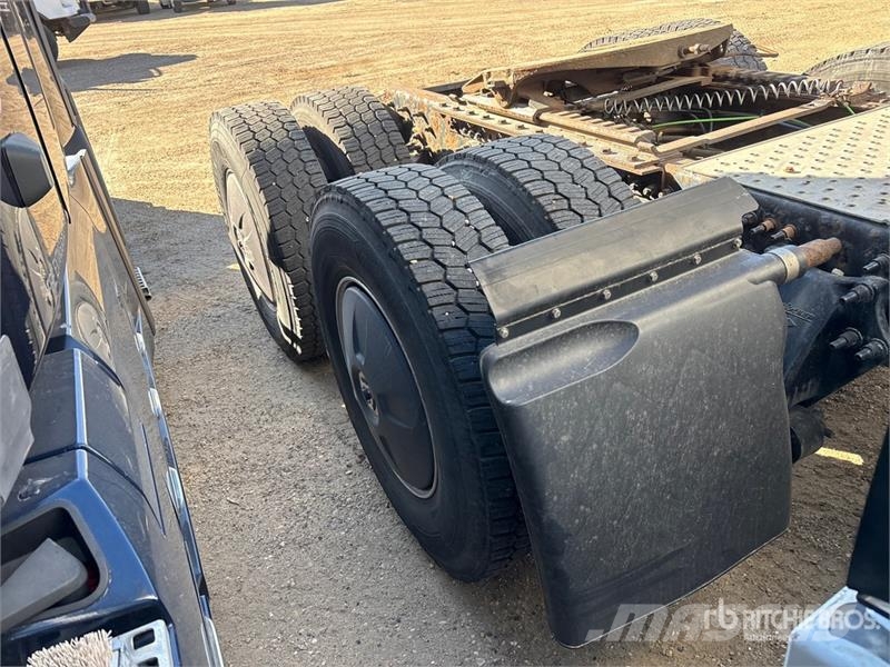 Freightliner Cascadia 126 6x4 T/A Sleeper Truck Tractor Motrici e Trattori Stradali