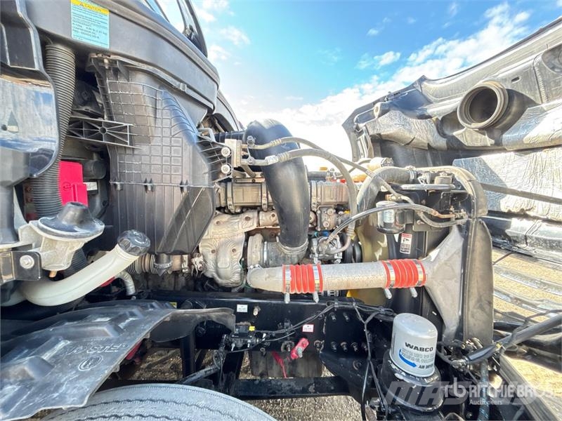 Freightliner Cascadia 126 6x4 T/A Sleeper Truck Tractor Τράκτορες