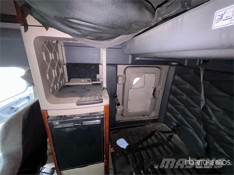 Freightliner Cascadia 125 6x4 T/A Sleeper Truck Tractor Motrici e Trattori Stradali