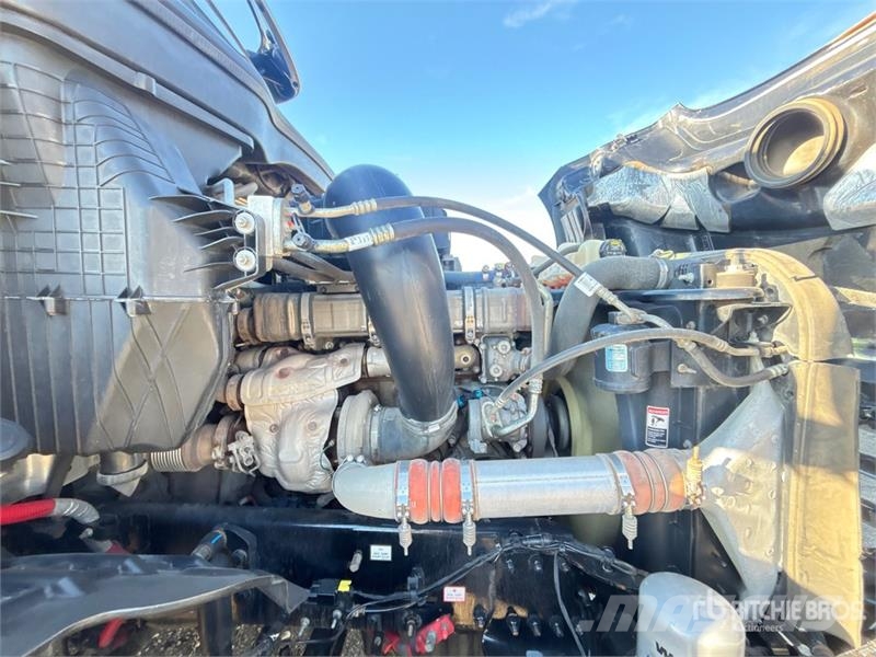 Freightliner Cascadia 126 Tractor Units