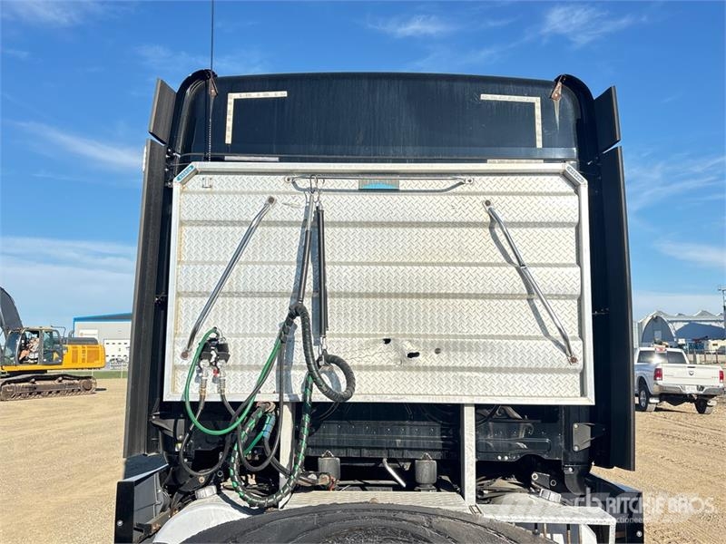 Freightliner Cascadia 126 Tractor Units