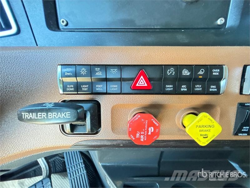 Freightliner Cascadia 126 Tractor Units