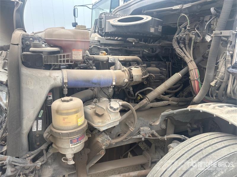 Freightliner Cascadia 126 6x4 T/A Sleeper Truck Tractor Trekkvogner