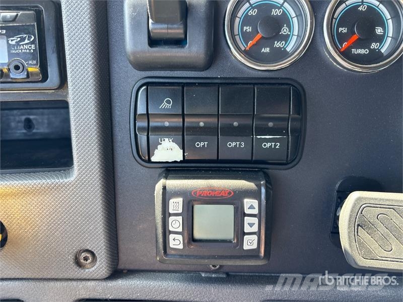 Freightliner Cascadia 113 Truck Tractor Units