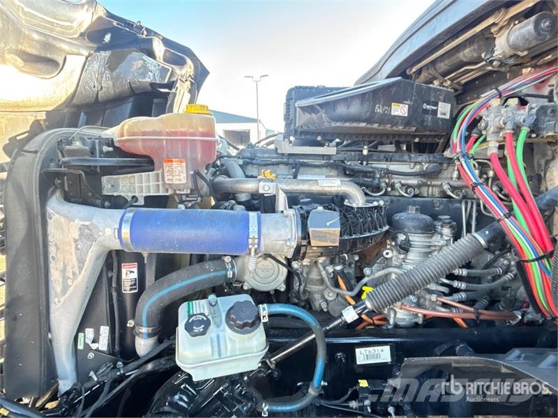 Freightliner Cascadia 126 Tractor Units
