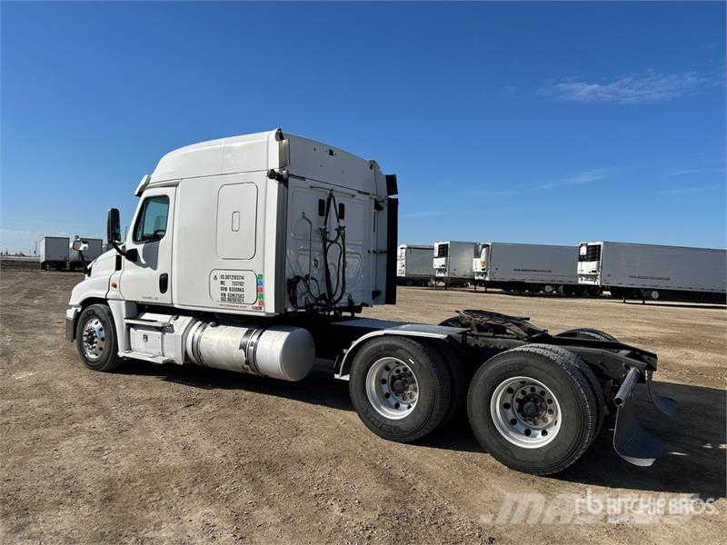Freightliner Cascadia T/A Sleeper Truck Tractor Vlačilci
