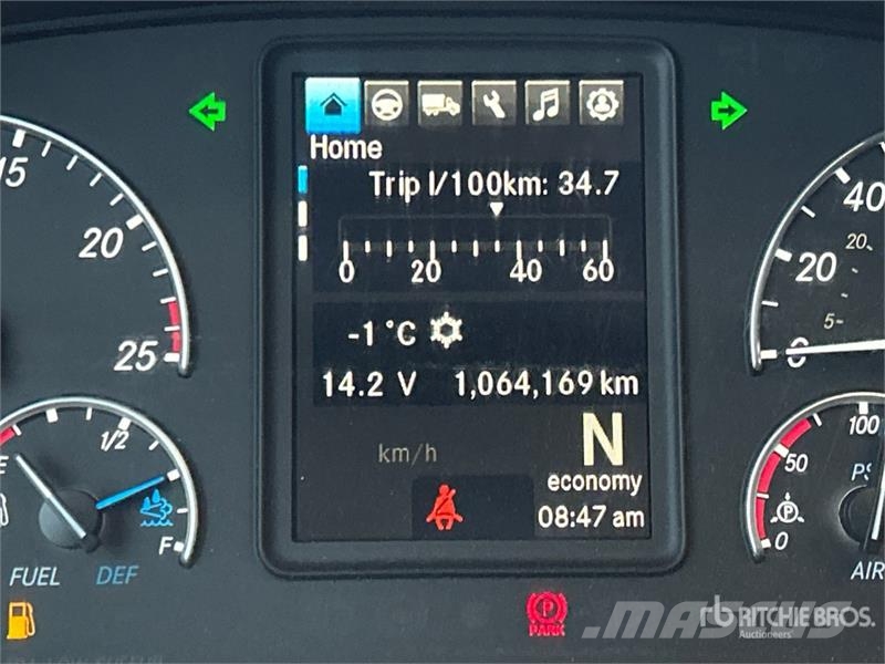 Freightliner Cascadia 126 6x4 T/A Sleeper Truck Tractor Naudoti vilkikai