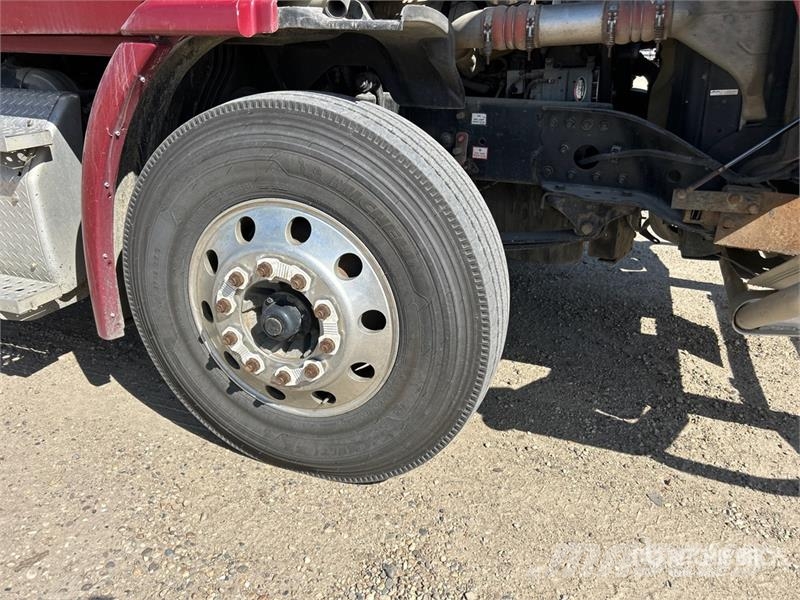Freightliner Cascadia 113 Prime Movers