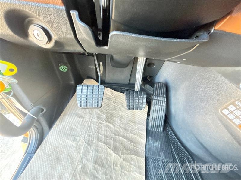 Freightliner Cascadia 126 Tractor Units