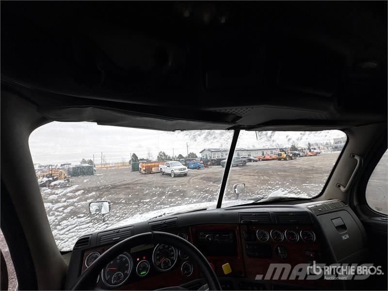 Freightliner Cascadia 125 6x4 T/A Sleeper Truck Tractor Sattelzugmaschinen