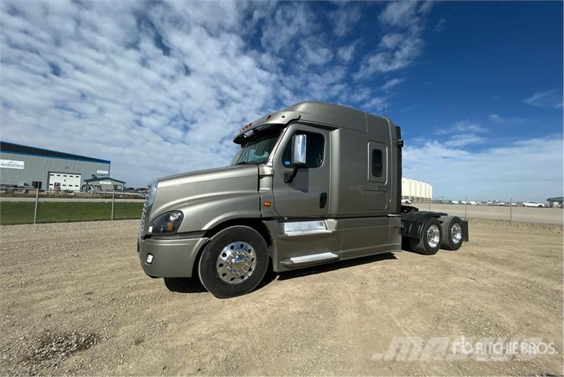 Freightliner Cascadia 125 6x4 T/A Sleeper Truck Tractor Τράκτορες