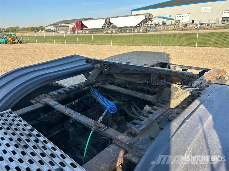 Freightliner Cascadia 126 6x4 T/A Sleeper Truck Tractor Влекачи
