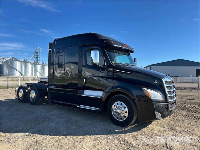 Freightliner Cascadia 126 6x4 T/A Sleeper Truck Tractor Седельные тягачи