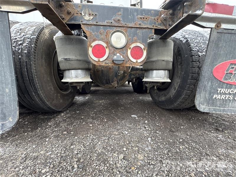 Freightliner Cascadia 125 6x4 T/A Sleeper Truck Tractor Sattelzugmaschinen