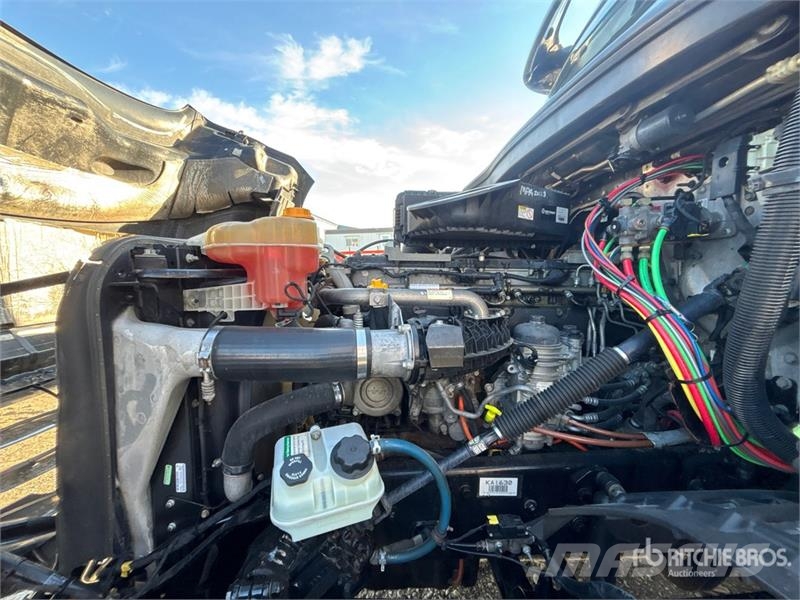 Freightliner Cascadia 126 T/A Sleeper Truck Tractor Влекачи